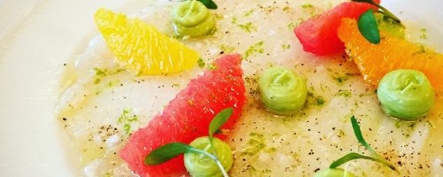 Carpaccio de Dorade Marinée aux Agrumes, Mousseline d'Avocat
