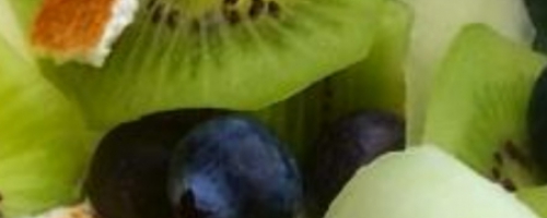 crumble de kiwis, ananas, pomme et noisette
