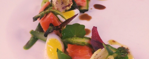Hot smoked salmon and asparagus