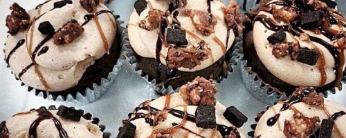 Snickers Cup Cakes