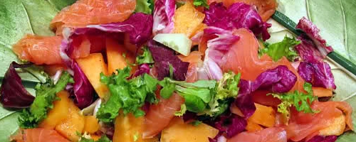 Smoked salmon and fruits salad