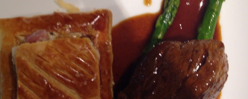 Filet de Boeuf sauce vin rouge truffés et son vol au vent