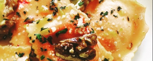 Beetroot tortelli wit nut and honey