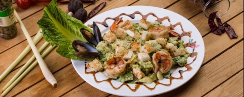 Ceaser salad with shrimps or chicken