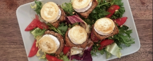 Salade de chèvre chaud