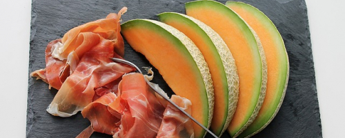 Double cured ham with melon turban