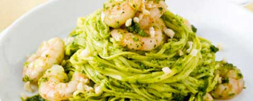 Linguine al pesto di basilico e gamberi