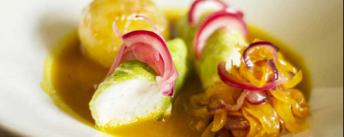 Rulos de rodaballo en ají amarillo