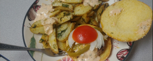 Burger w/ roasted potatoes