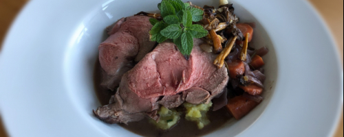 Selle d'agneau et son jus au romarin champignons