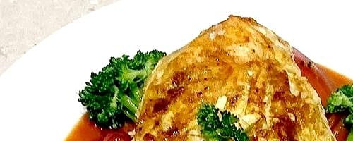 Garlic baked chicken with Broccoli red onions and red sauce