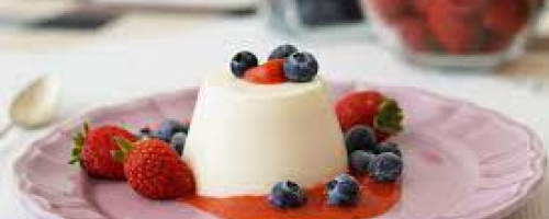 Panna cotta con frutos rojos
