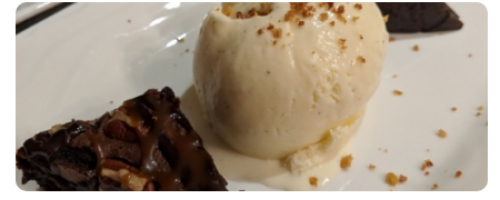 Crème glacée maison à la vanille et son accompagnement