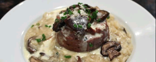 Filét mignon com rissoto de champiñones
