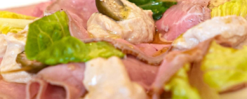 Vitello tonnato w capers and pickles served w rye bread