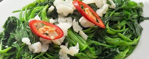 morning glory with chopped garlic