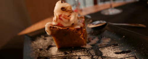 Brownie de chocolate blanco y pistachos