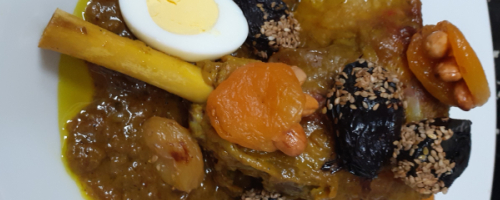 Souris d'agneau avec les prunos اللحم بالبرقوق