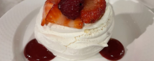 Pavlova aux fruits rouges