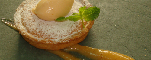 tarta de santiago con texturas de macedonia