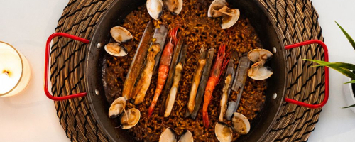 Paella de gamba roja, navajas y mejillones